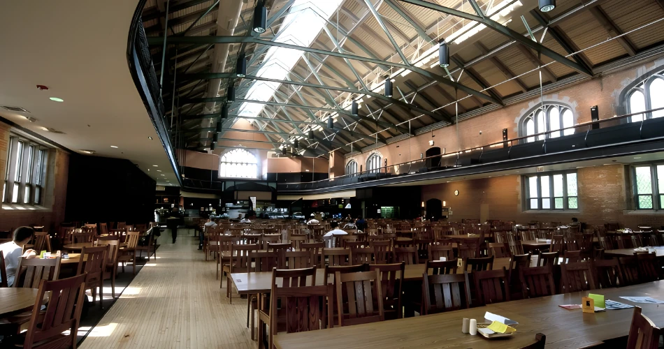 Best Hotels Near the University of Chicago for Families & Business Travelers